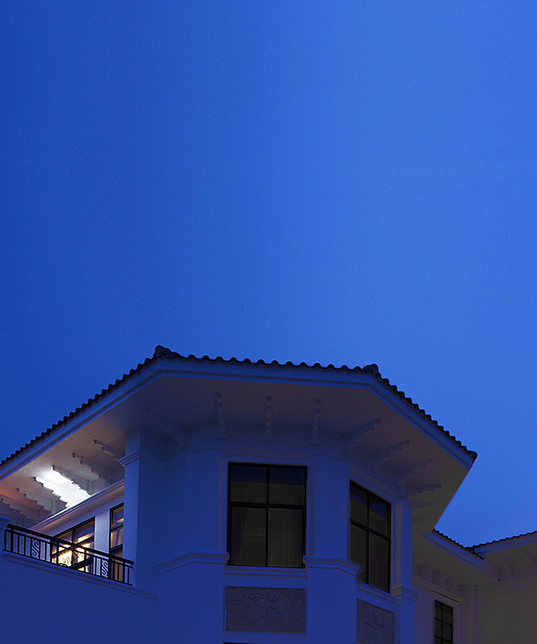 Con sólo presionar una vez, la casa entra en “modo dormir” gracias al panel inteligente Luna de TIS